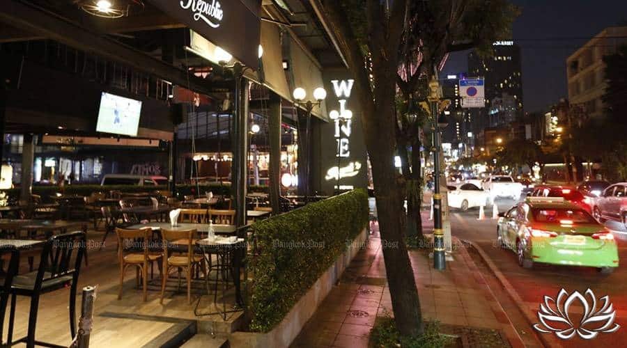 You are currently viewing Les bars de Bangkok pourraient fermer à 21 heures