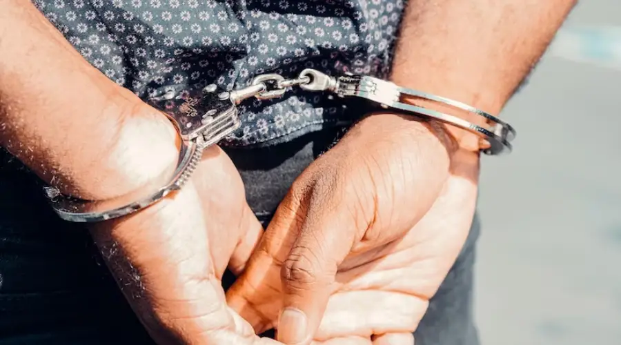 You are currently viewing Travail illégal, prête-noms et influenceurs